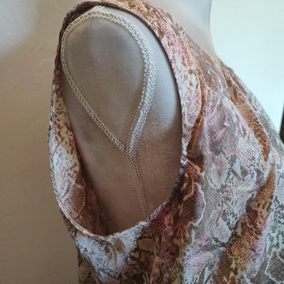 Chico's Size 2 US 12/14 Beige Pink Snake Print‎ Tank Top Camisole Sleeveless - Picture 4 of 7